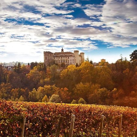 La Rocca Di Efisio Aparthotel Costigliole d'Asti Buitenkant foto