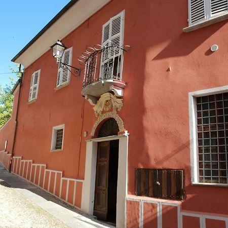 La Rocca Di Efisio Aparthotel Costigliole d'Asti Buitenkant foto