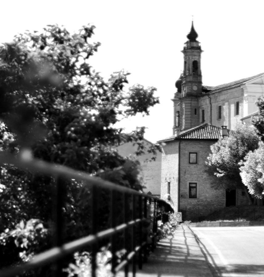 La Rocca Di Efisio Aparthotel Costigliole d'Asti Buitenkant foto