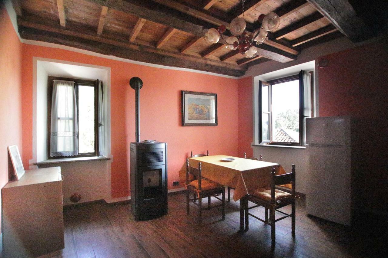 La Rocca Di Efisio Aparthotel Costigliole d'Asti Buitenkant foto