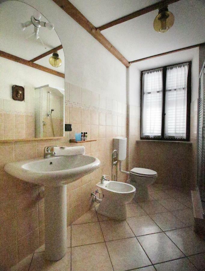 La Rocca Di Efisio Aparthotel Costigliole d'Asti Buitenkant foto