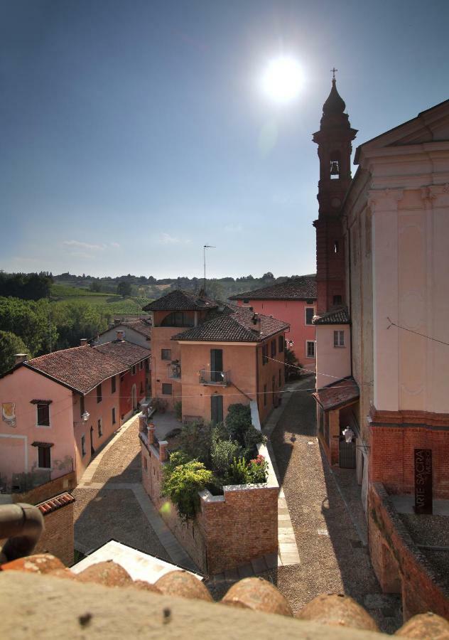 La Rocca Di Efisio Aparthotel Costigliole d'Asti Buitenkant foto