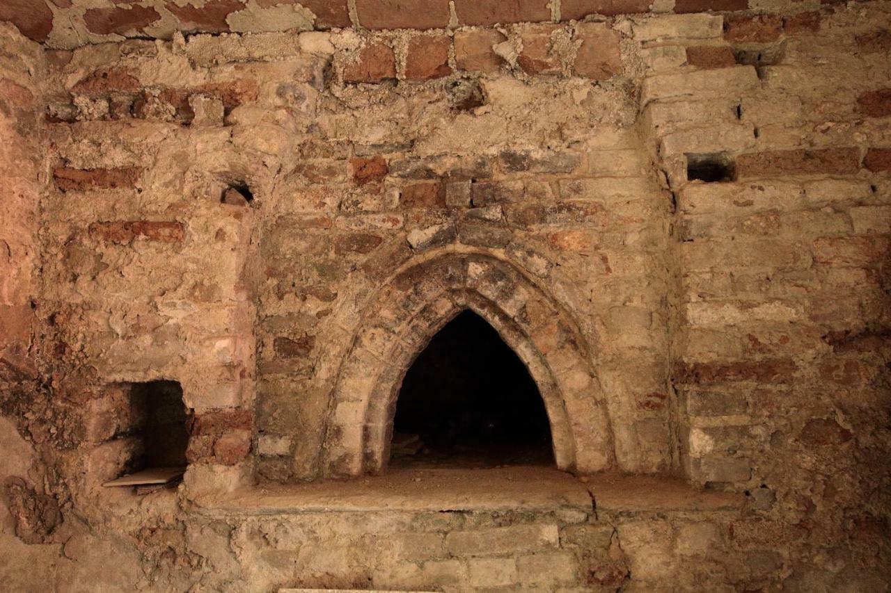 La Rocca Di Efisio Aparthotel Costigliole d'Asti Buitenkant foto