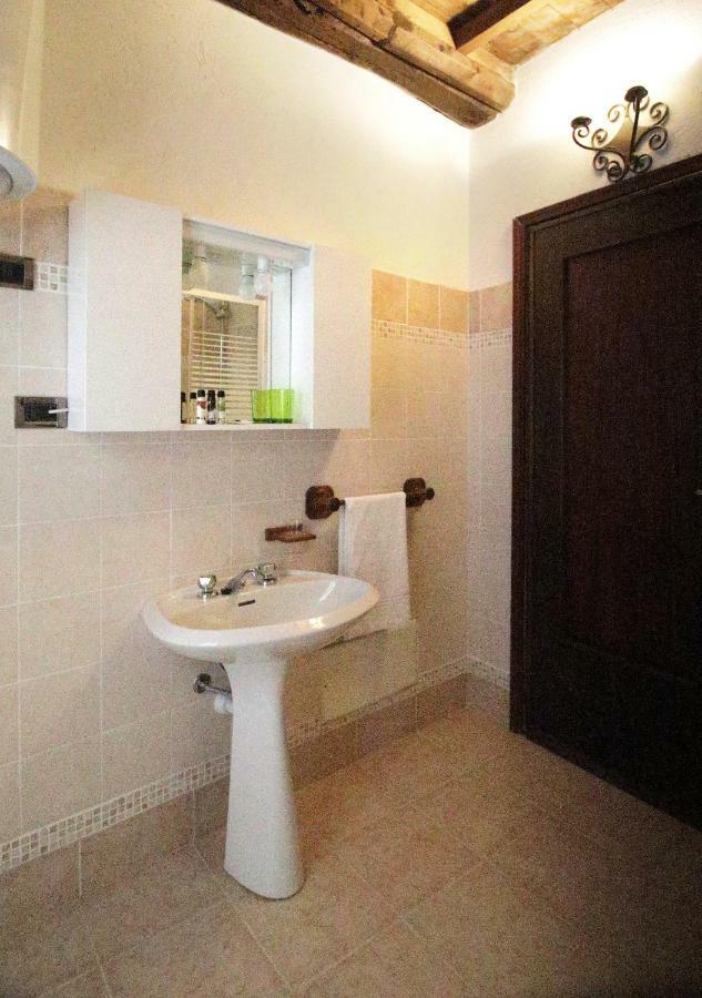 La Rocca Di Efisio Aparthotel Costigliole d'Asti Buitenkant foto