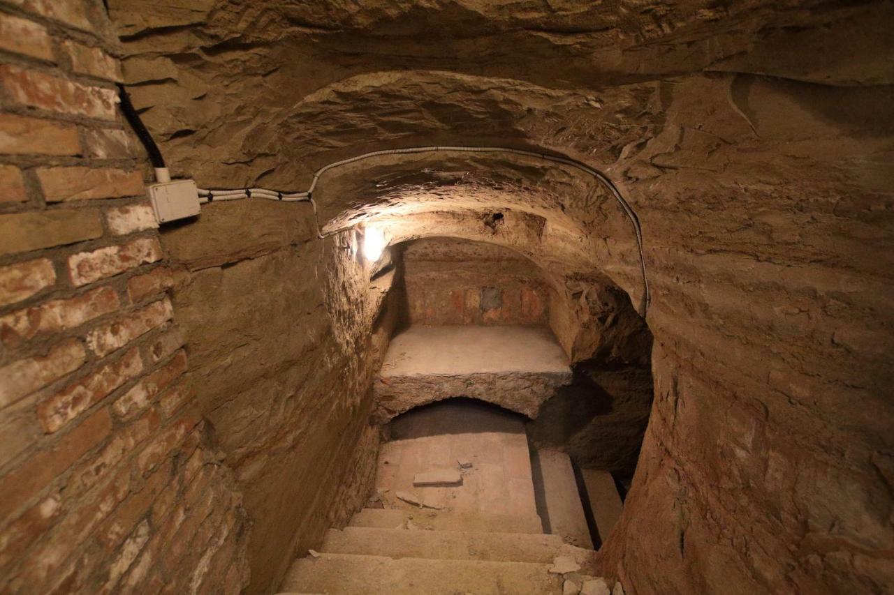 La Rocca Di Efisio Aparthotel Costigliole d'Asti Buitenkant foto