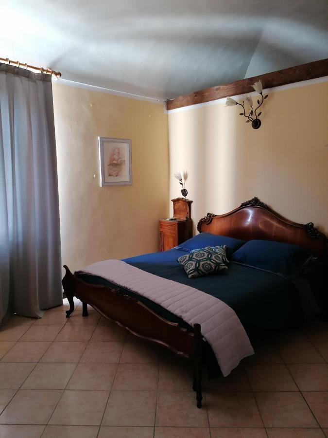 La Rocca Di Efisio Aparthotel Costigliole d'Asti Buitenkant foto